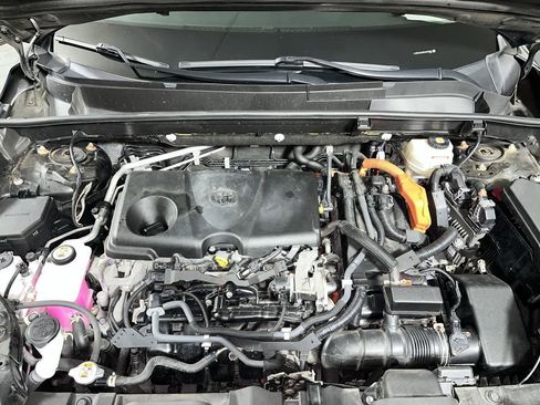 Used 2021 Toyota Venza XLE w/ Softex Package image 12