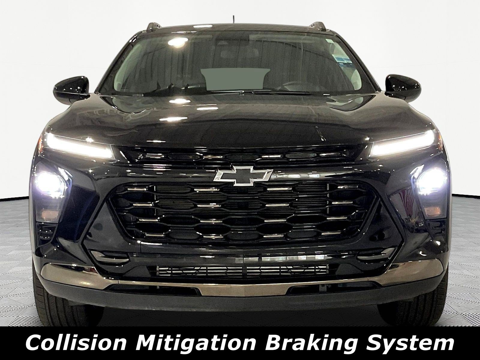 Used 2026 Chevrolet Trax ACTIV w/ Driver Confidence Package FWD image 2