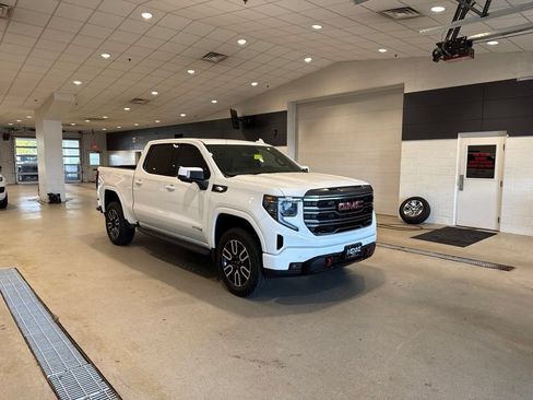 Used 2023 GMC Sierra 1500 AT4 w/ AT4 Premium Package AWD/4WD image 1