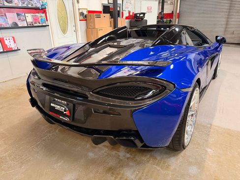 Used 2018 McLaren 570S Spider RWD image 6