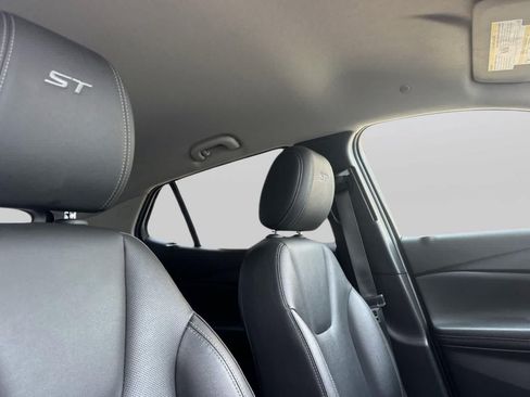Used 2024 Buick Encore GX Sport Touring AWD/4WD image 17