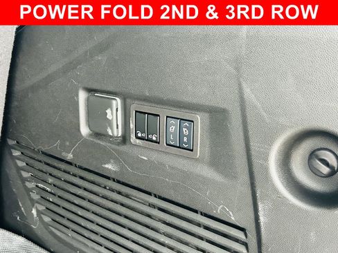 Used 2024 GMC Yukon Denali Ultimate image 19