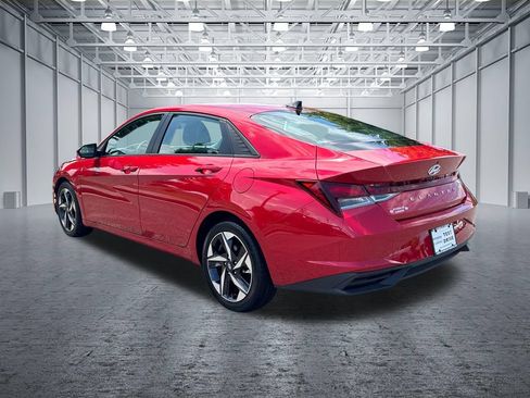 Used 2023 Hyundai Elantra SEL w/ Convenience Package FWD image 5