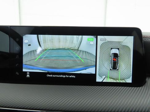 Used 2025 Nissan Kicks SR image 14