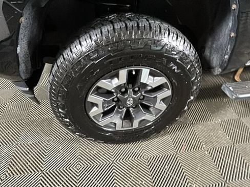 Used 2021 Toyota Tacoma SR AWD/4WD image 9