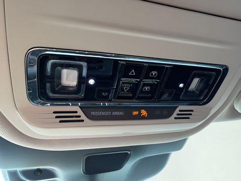 Used 2024 Lincoln Aviator AWD w/ Premium Package image 27