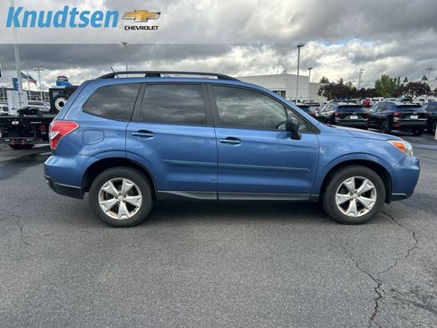 Used 2015 Subaru Forester 2.5i w/ Alloy Wheel Package AWD/4WD image 8
