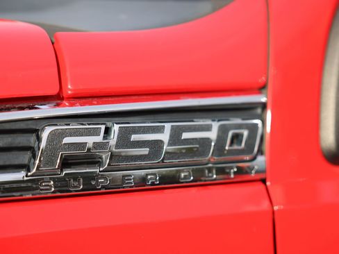 Used 2016 Ford F550 4x4 SuperCab Super Duty image 32