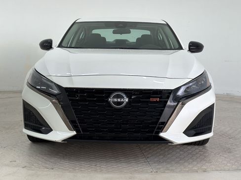 Used 2023 Nissan Altima 2.5 SR FWD image 6