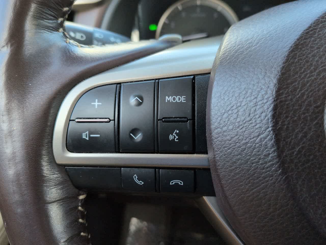 Used 2020 Lexus RX 350L FWD w/ Premium Package image 25