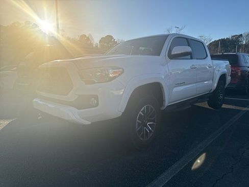 Used 2022 Toyota Tacoma TRD Sport image 12
