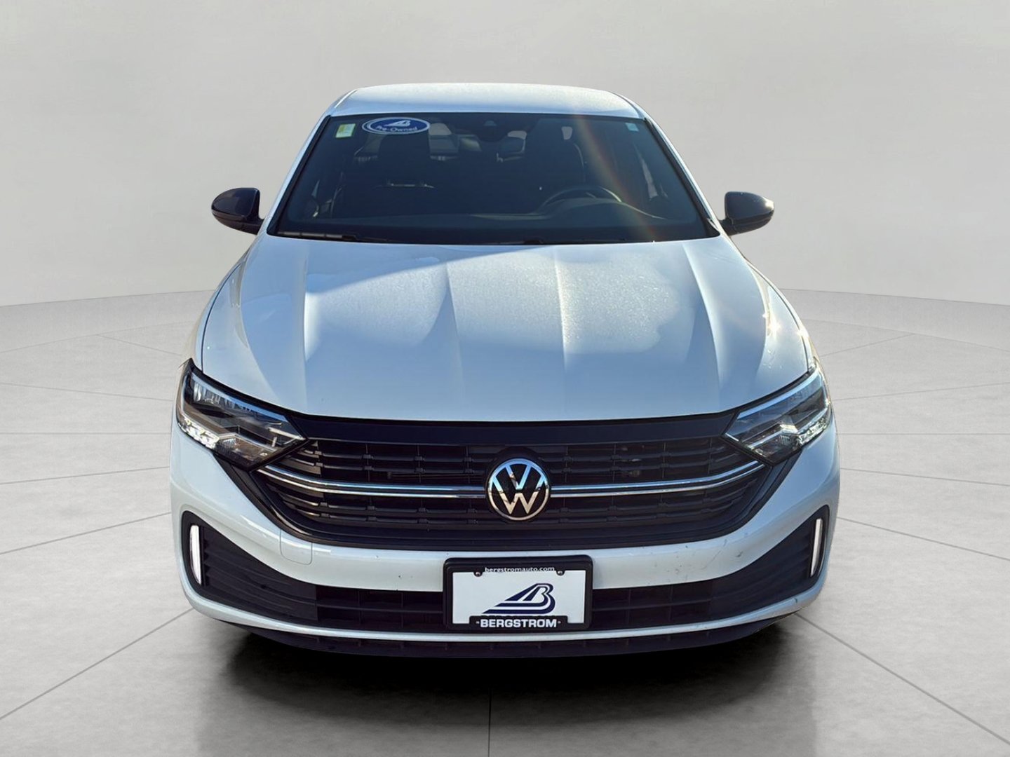 Used 2024 Volkswagen Jetta Sport FWD image 3