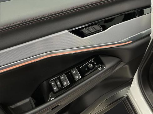 Used 2024 Jeep Wagoneer Launch Edition image 31