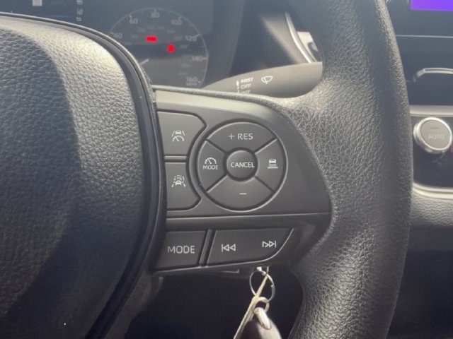 Used 2025 Toyota Corolla LE FWD image 19