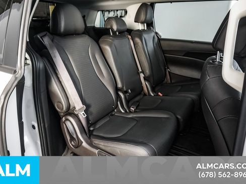 Used 2025 Kia Carnival SX Prestige FWD image 21