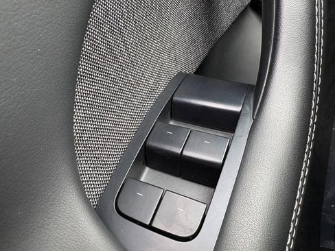 Used 2023 Tesla Model S Standard Range image 40