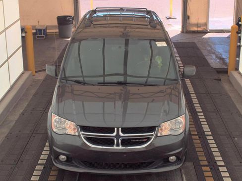 Used 2018 Dodge Grand Caravan SXT FWD image 2