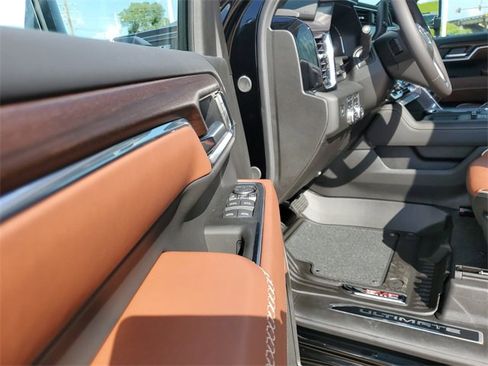 New 2025 GMC Sierra 2500 Denali Ultimate image 11