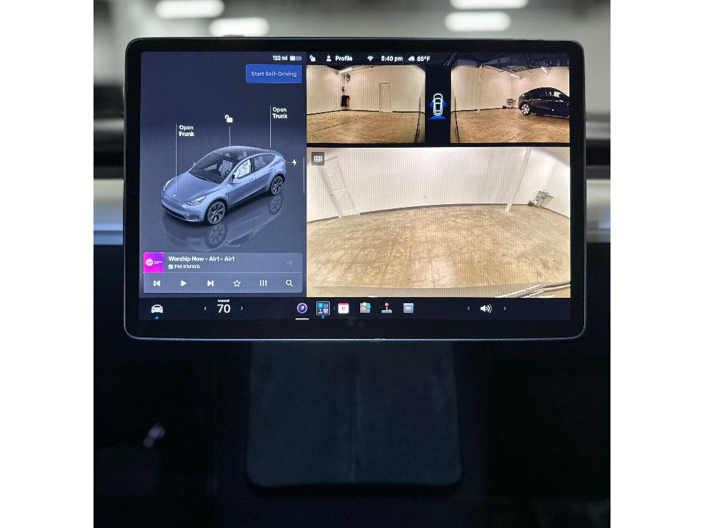 Used 2024 Tesla Model Y Long Range AWD/4WD image 35