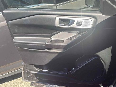 Used 2020 Ford Explorer Platinum w/ Premium Technology Package AWD/4WD image 8