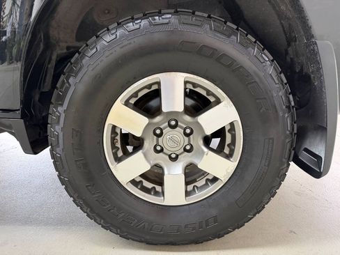 Used 2011 Nissan Xterra PRO-4X w/ Pro-4x Leather Pkg AWD/4WD image 28