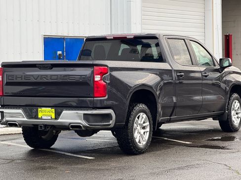 Used 2022 Chevrolet Silverado 1500 LT w/ Z71 Off-Road Package image 4