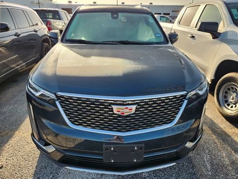 Used 2025 Cadillac XT6 Premium Luxury w/ LPO, Floor Liner Package FWD image 2
