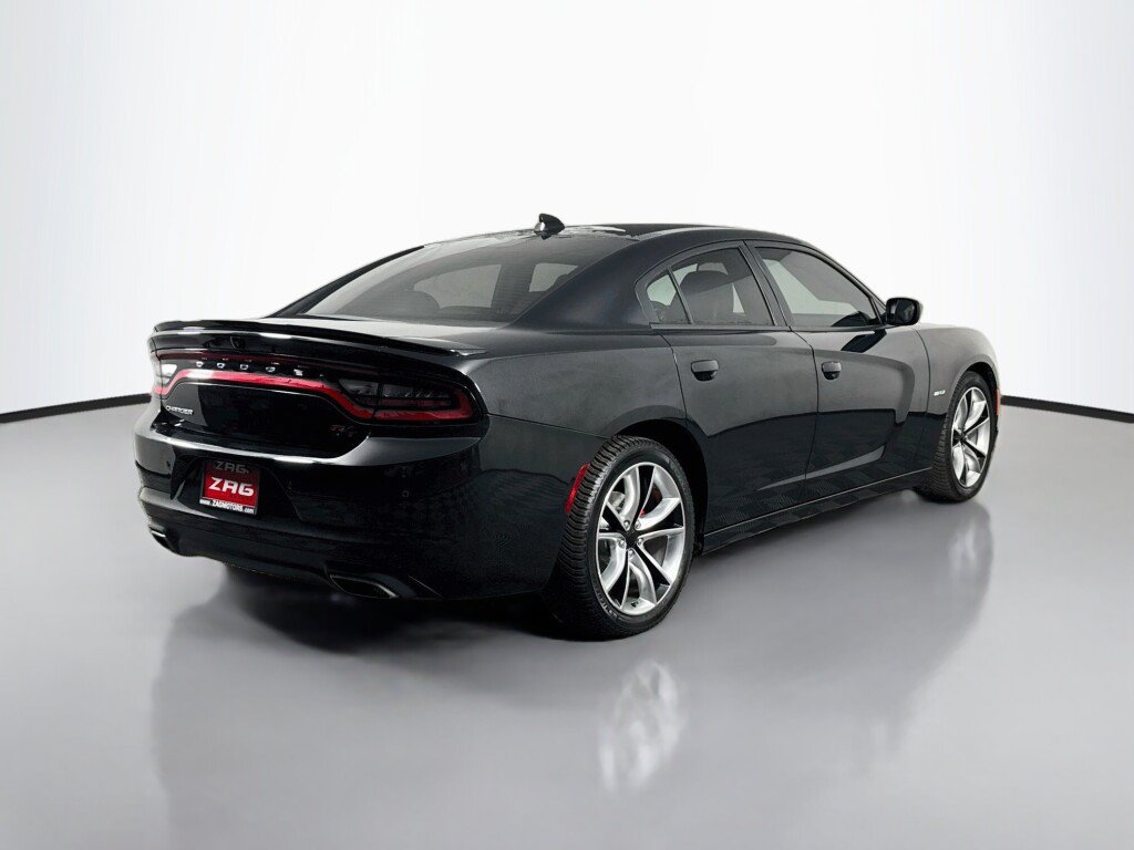 Used 2015 Dodge Charger R/T RWD image 5