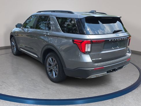 Used 2025 Ford Explorer Active w/ Active Comfort Package AWD/4WD image 7