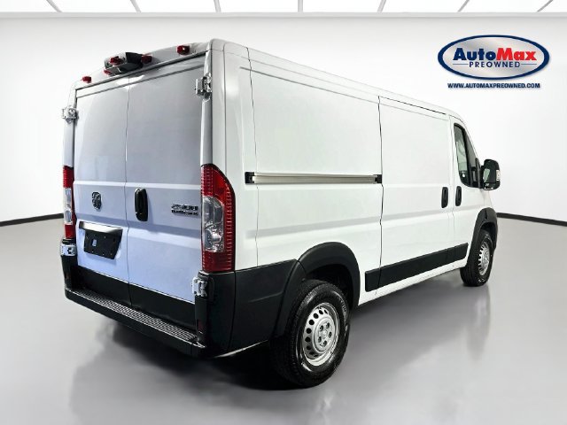 Used 2025 RAM ProMaster 2500 w/ Convenience Group FWD image 2
