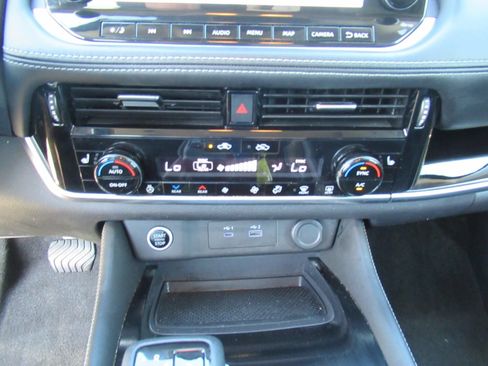 Used 2022 Nissan Rogue SL w/ SL Premium Package FWD image 28