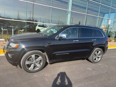 Used 2015 Jeep Grand Cherokee Overland w/ Advanced Technology Group image 2