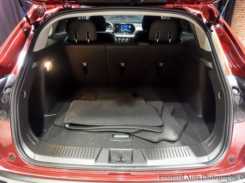 Used 2025 Chevrolet Trax LS w/ LS Convenience Package image 27