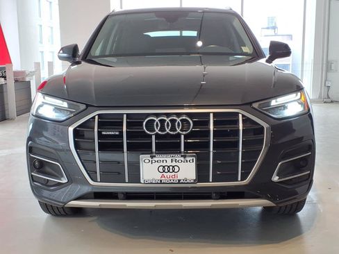 Used 2023 Audi Q5 2.0T Premium w/ Convenience Package AWD/4WD image 2