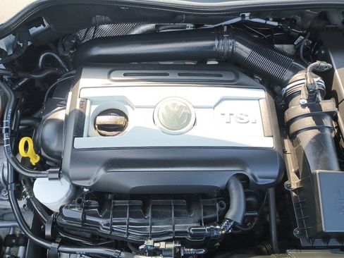 Used 2014 Volkswagen Eos Executive image 10