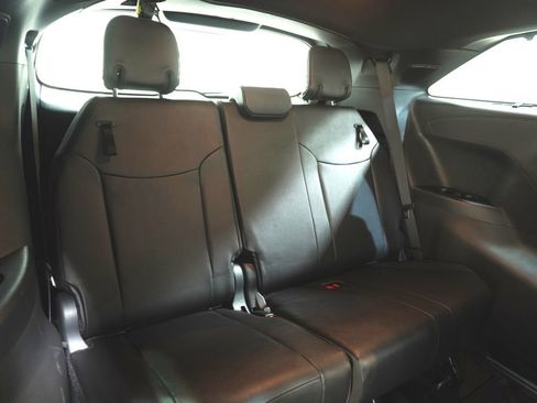 Used 2025 Toyota Sienna XSE w/ XSE Premium Package AWD/4WD image 18