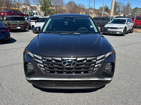 Certified 2023 Hyundai Tucson SE image 2