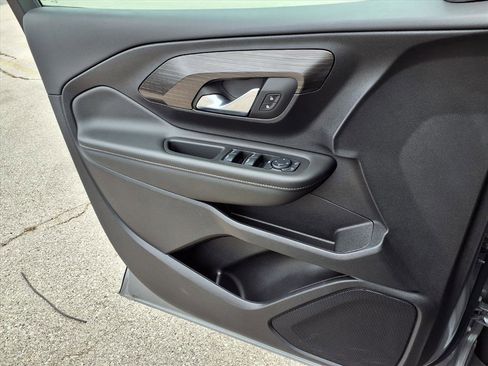 Used 2024 GMC Terrain SLE image 26