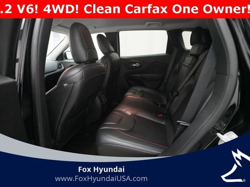 Used 2019 Jeep Cherokee Trailhawk w/ Cold Weather Group image 10