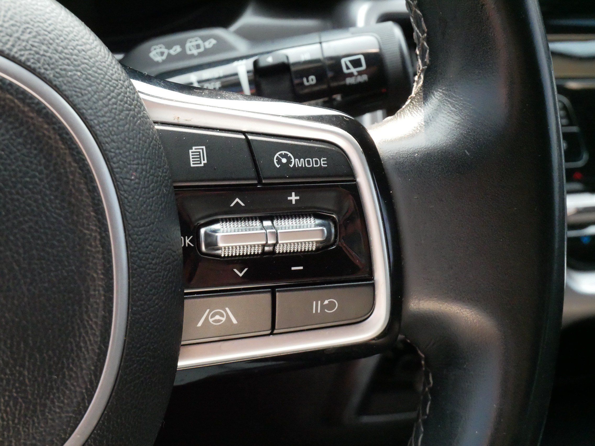 Used 2022 Kia Sorento S FWD image 26