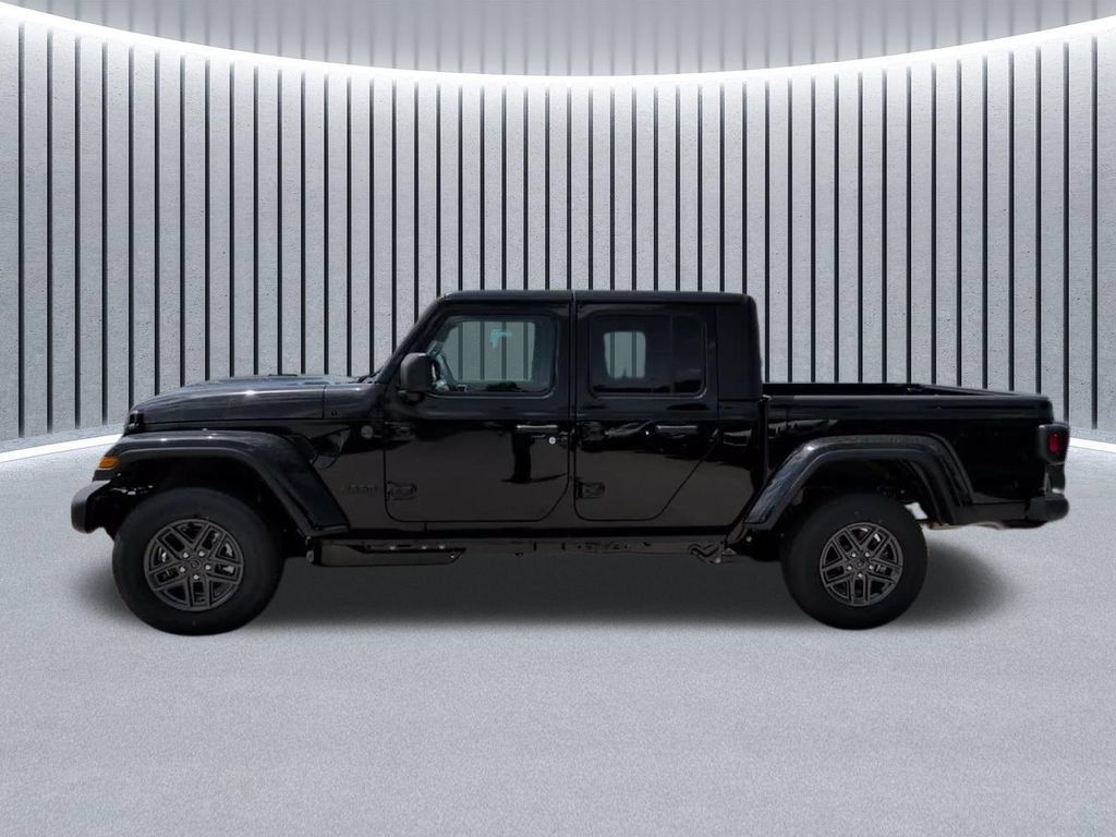 New 2026 Jeep Gladiator Sport AWD/4WD image 16