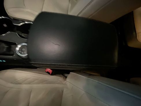 Used 2018 Ford Explorer Platinum image 21