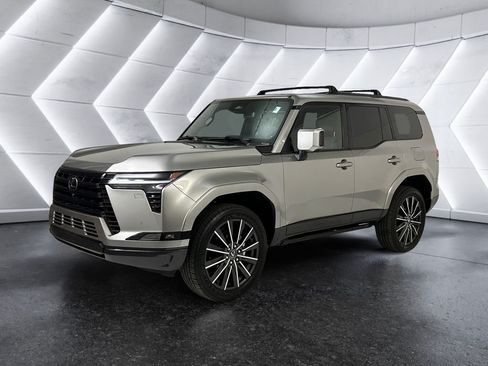 Used 2024 Lexus GX 550 w/ Accessory Package (Z1) AWD/4WD image 3