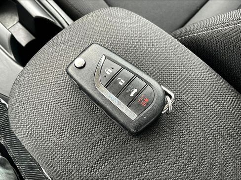 Used 2025 Toyota Corolla LE FWD image 34
