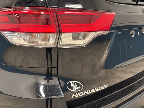 Used 2017 Toyota Highlander Limited Platinum AWD/4WD image 41