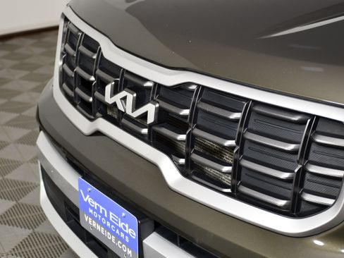 Used 2025 Kia Telluride S AWD/4WD image 11