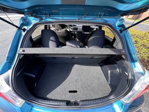 Used 2014 Toyota Yaris L image 15