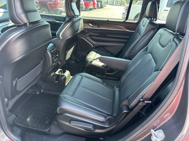 Used 2023 Jeep Grand Cherokee L Overland w/ Advanced Protech Group III AWD/4WD image 16