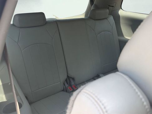 Used 2014 Buick Enclave Leather AWD/4WD image 18