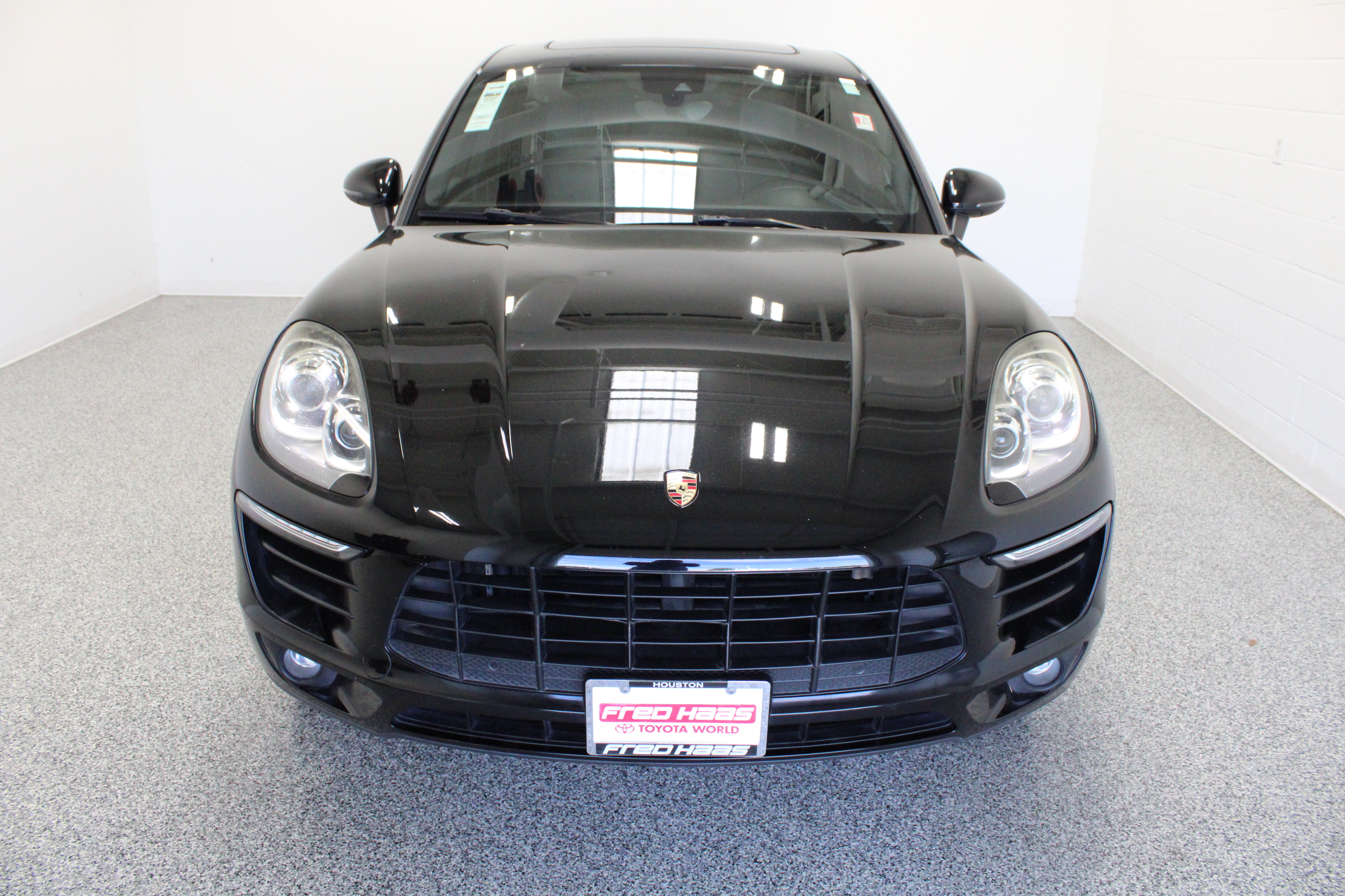 Used 2018 Porsche Macan Sport Edition AWD/4WD image 3